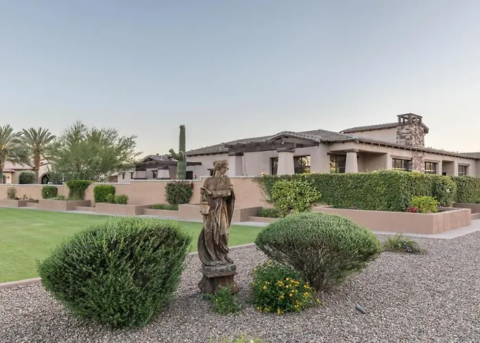 Private Pool & Hot Tub, Retreat - Large Luxury Smart Scottsdale