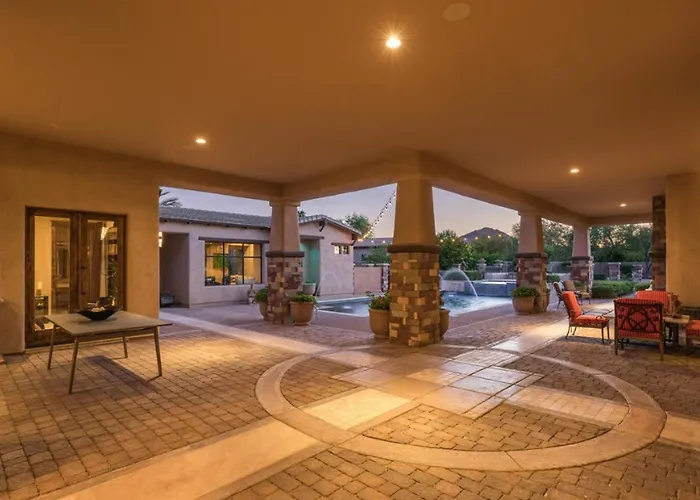 Private Pool & Hot Tub, Retreat - Large Luxury Smart Holiday home *