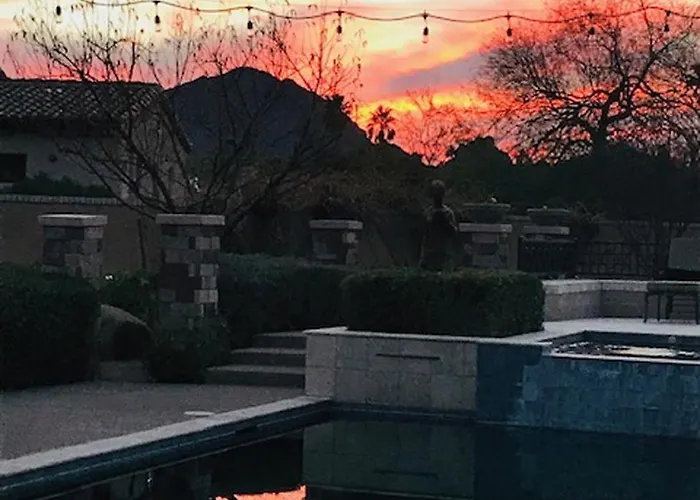 Private Pool & Hot Tub, Retreat - Large Luxury Smart * Scottsdale