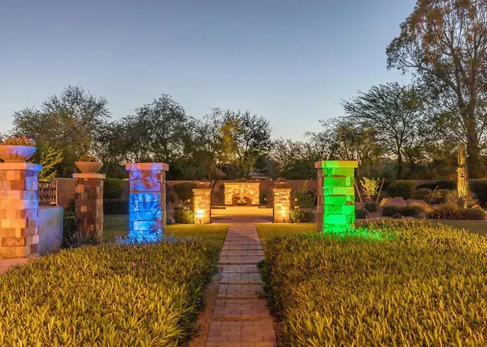 Private Pool & Hot Tub, Retreat - Large Luxury Smart Scottsdale