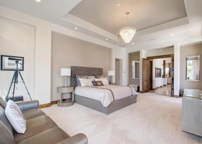 Private Pool & Hot Tub, Retreat - Large Luxury Smart * Scottsdale