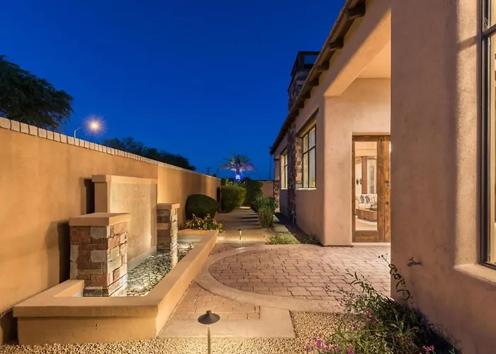 Private Pool & Hot Tub, Retreat - Large Luxury Smart Holiday home