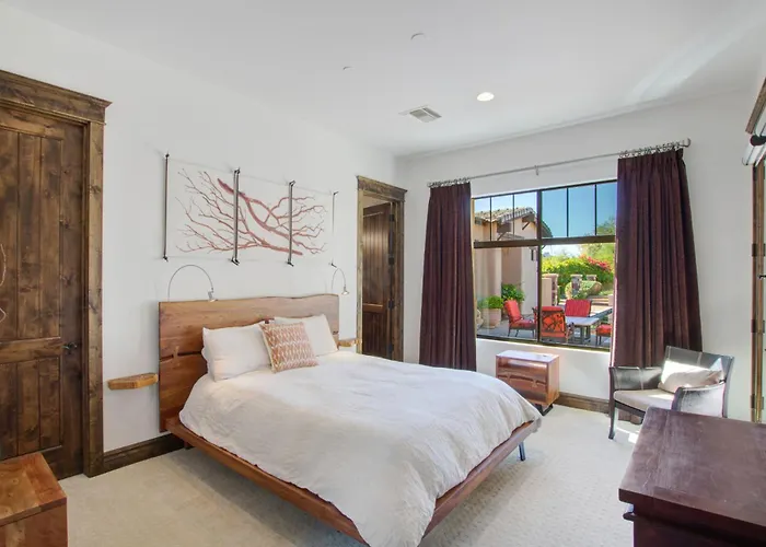 Holiday home Private Pool & Hot Tub, Retreat - Large Luxury Smart Scottsdale