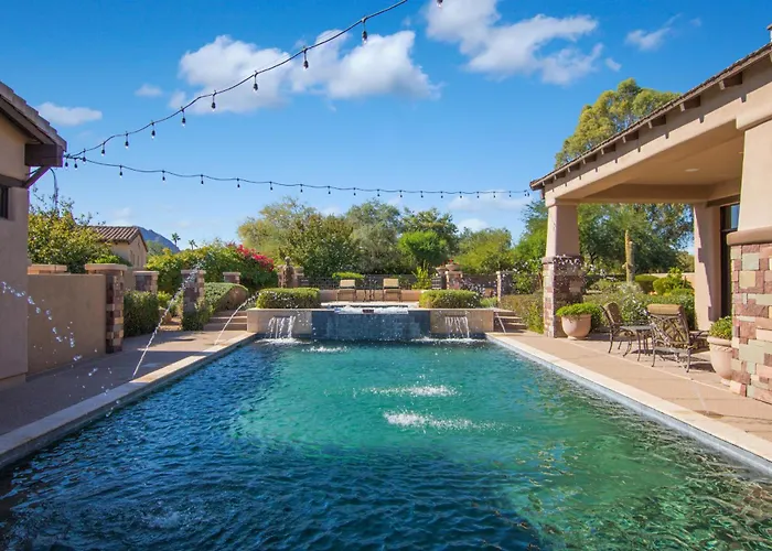 Private Pool & Hot Tub, Retreat - Large Luxury Smart Holiday home *