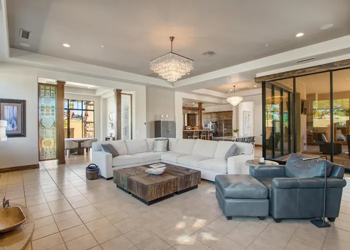 Private Pool & Hot Tub, Retreat - Large Luxury Smart *