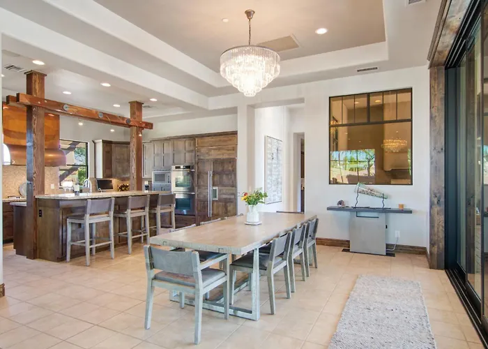 Private Pool & Hot Tub, Retreat - Large Luxury Smart Scottsdale