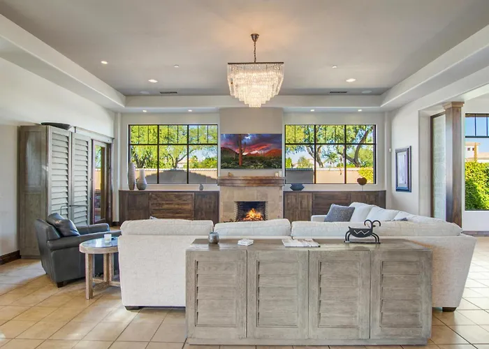 Private Pool & Hot Tub, Retreat - Large Luxury Smart
